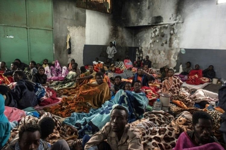 Migrant-detention-center-750×500