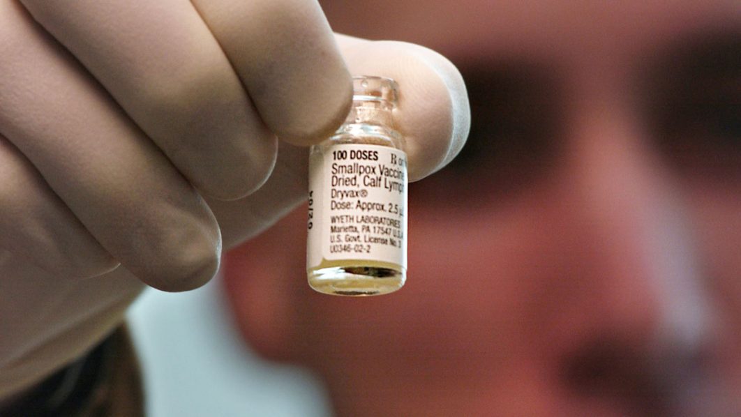 U.S. Soldiers Receive Smallpox Vaccine