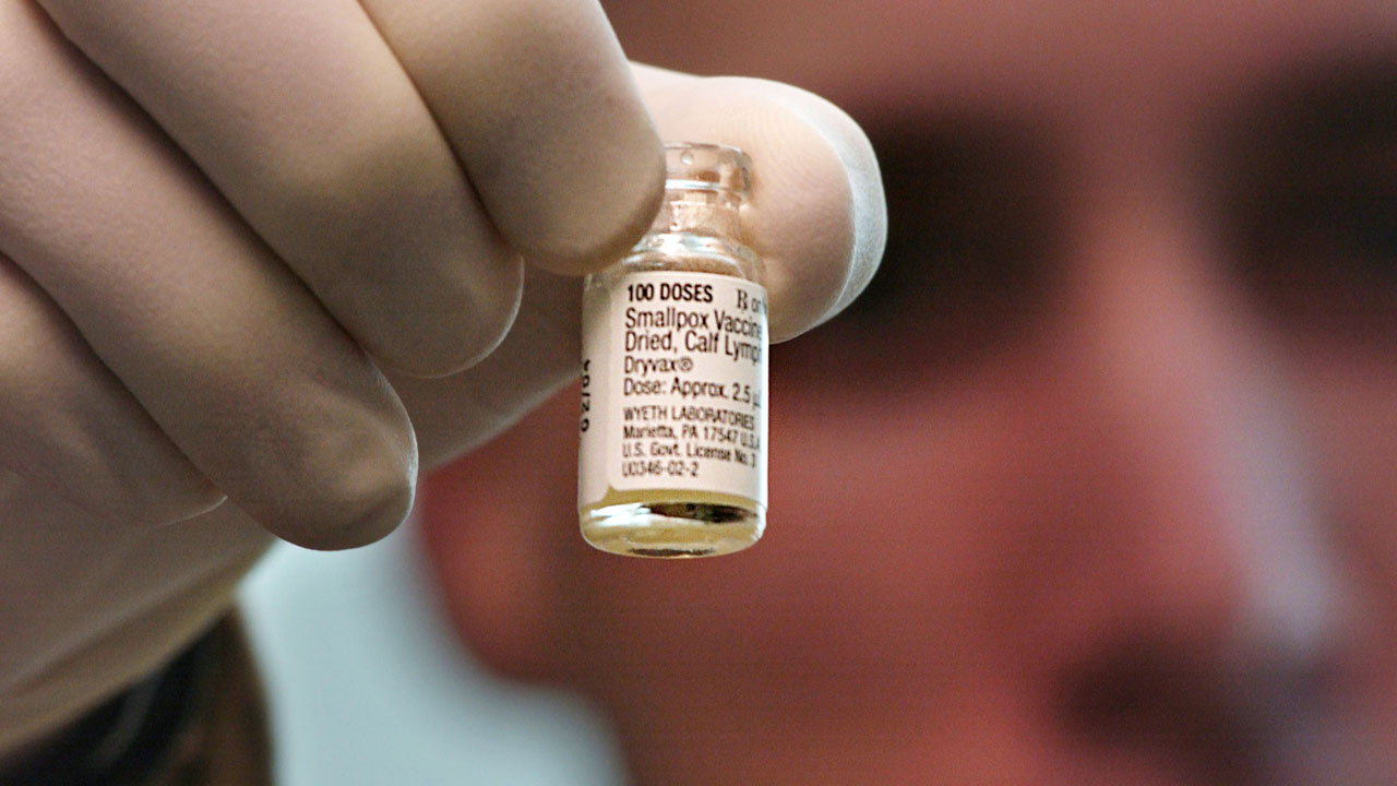 U.S. Soldiers Receive Smallpox Vaccine