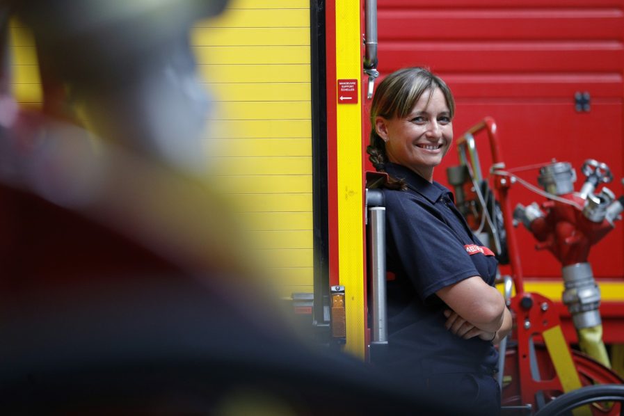FRANCE-CORSICA-FIRE-VOLUNTEER-WOMAN-RESCUE-DROUGHT