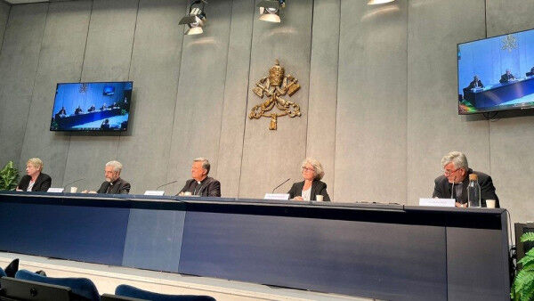 Press conference for the presentation of the Continental Stage of the Synodal Process (2021-2023)