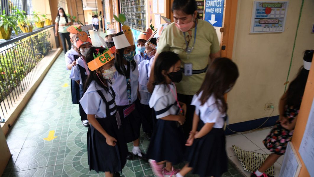 PHILIPPINES-SCHOOL-HEALTH-VIRUS