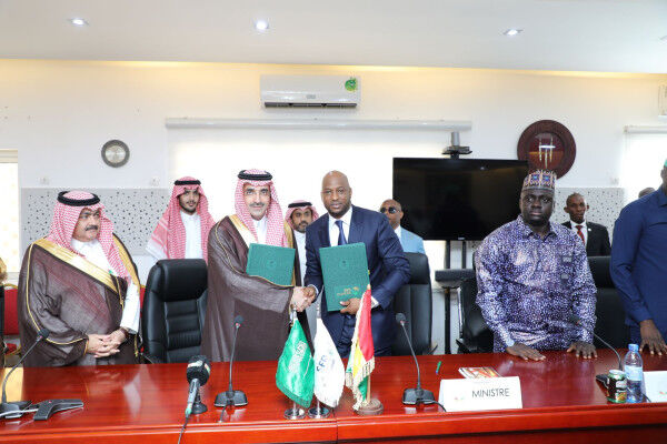 President of the Republic of Guinea meets with Saudi Fund for Development Chief Executive Officer (CEO) to discuss development projects in Guinea
