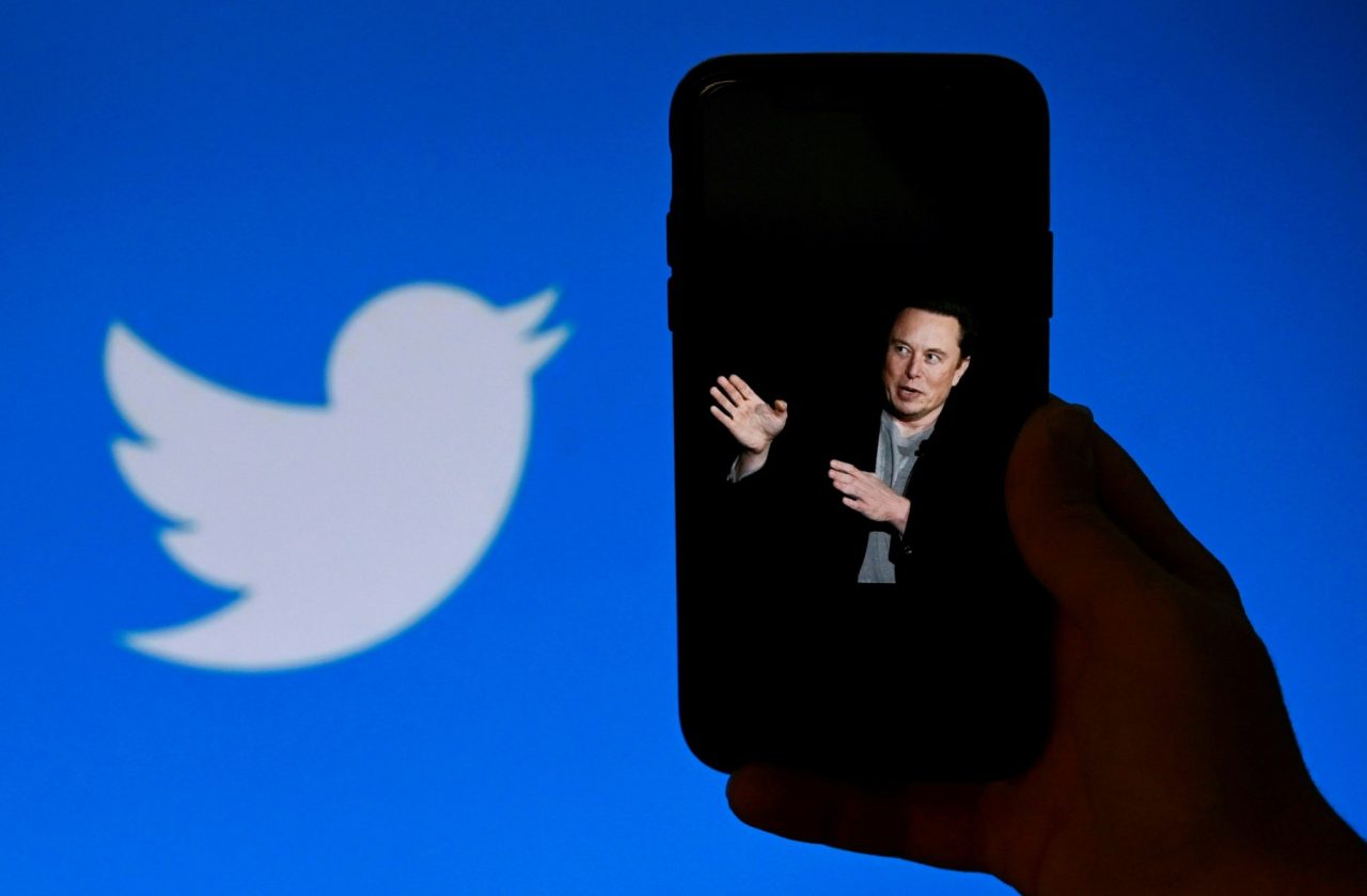 FILES-US-INTERNET-TWITTER-MUSK-NEWSPAPER