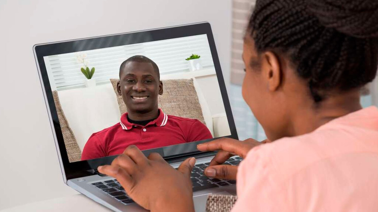 Online-dating.-Photo-shutterstock