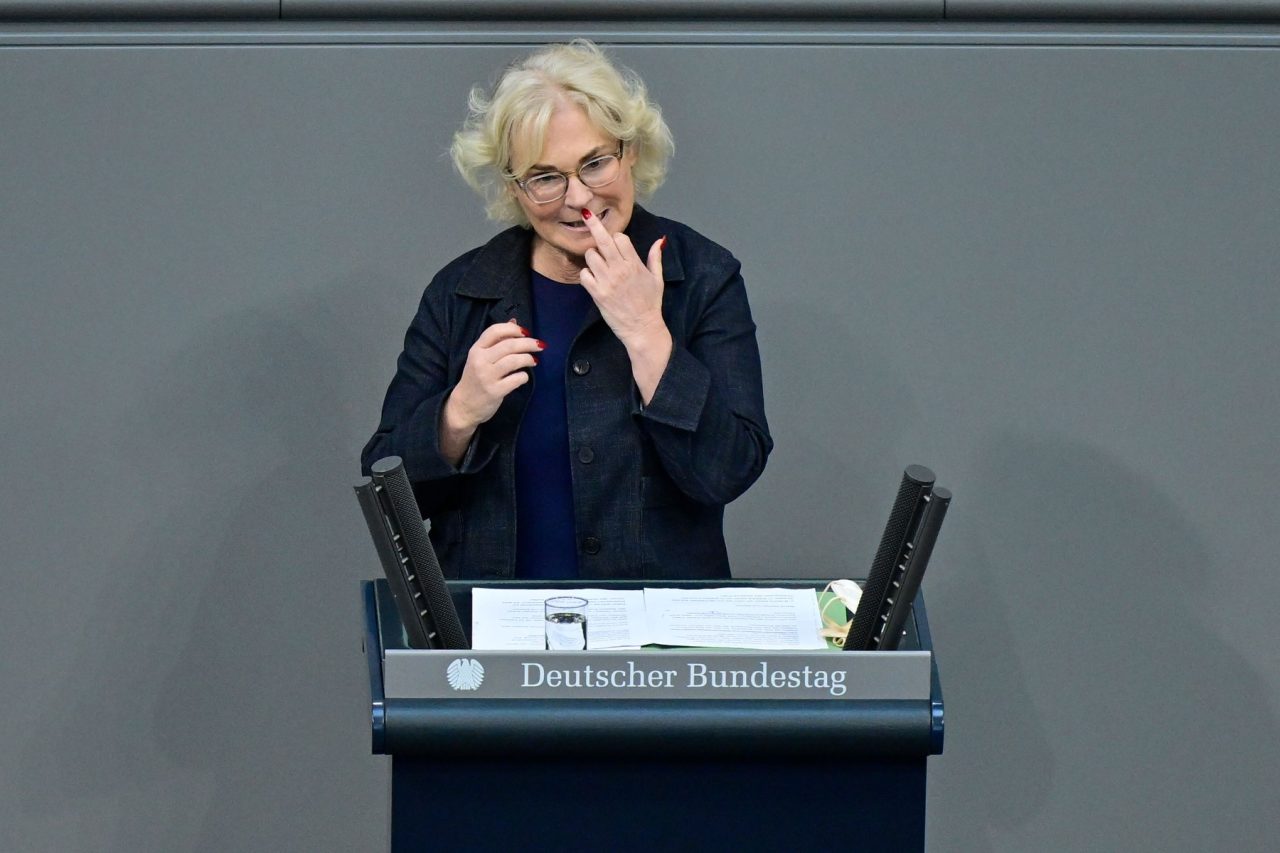 FILES-GERMANY-POLITICS-ARMY-DEFENCE-LAMBRECHT