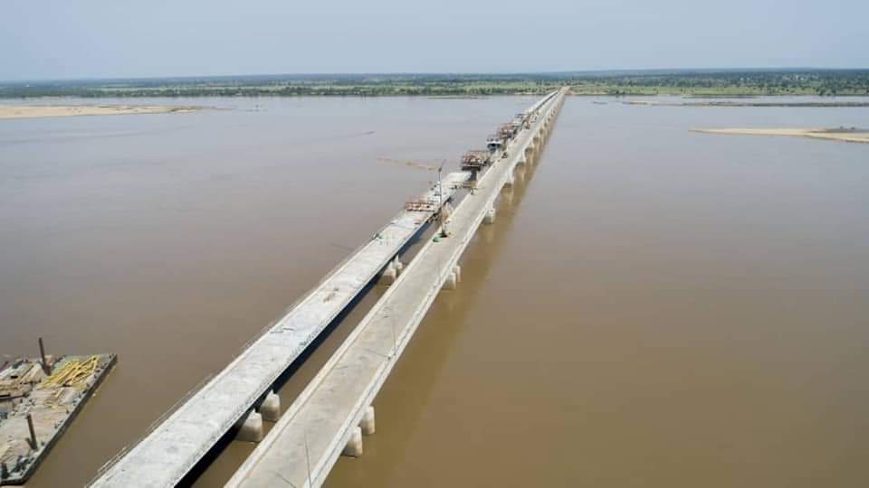 Loko-Oweto bridge