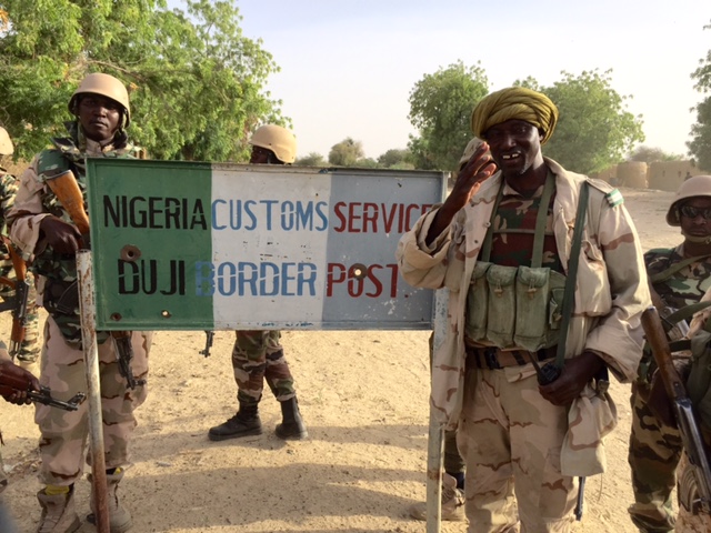 Nigerien_soldiers_at_the_Nigerian_Border,_near_Diffa,_2015
