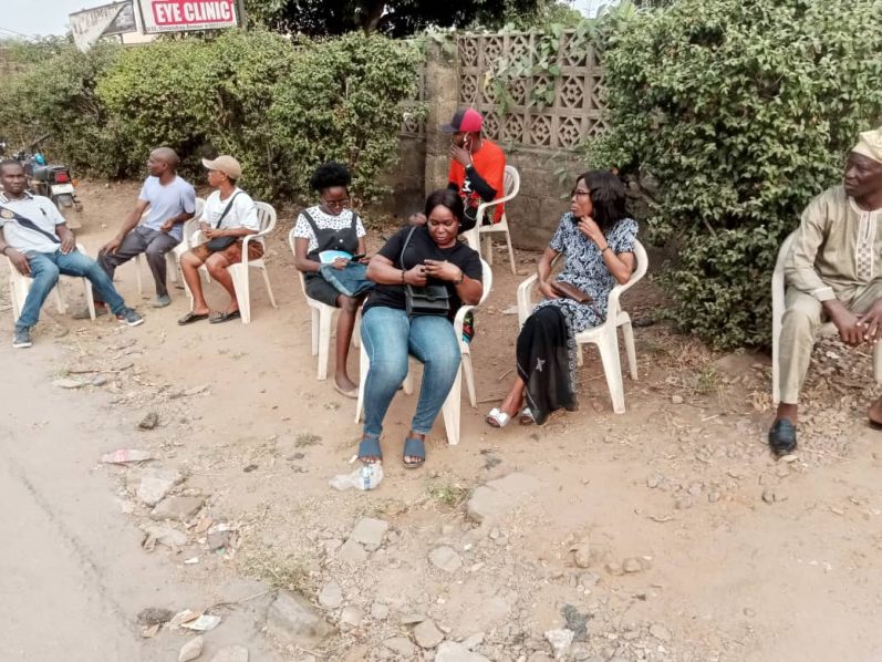electorate waiting for INEC officers, materials in Ibadan North.