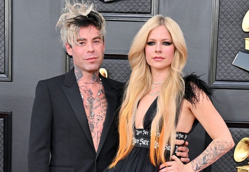 rs_1200x1200-220406104952-1200-Avril_Lavigne_and_Mod_Sun_0000_GettyImages-1389446238
