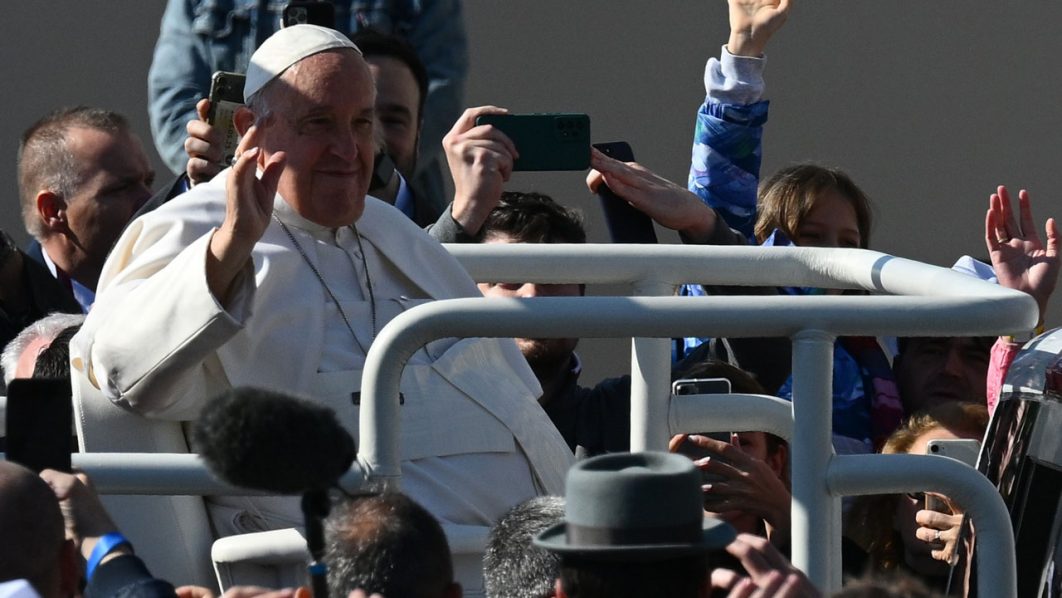HUNGARY-VATICAN-RELIGION-POPE