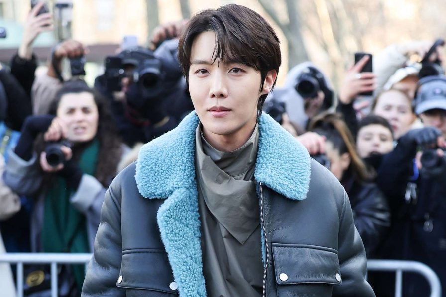 j-hope-bts-joins-south-korean-military-022723-1-8d624490f11a44499642f4e26536e1c4
