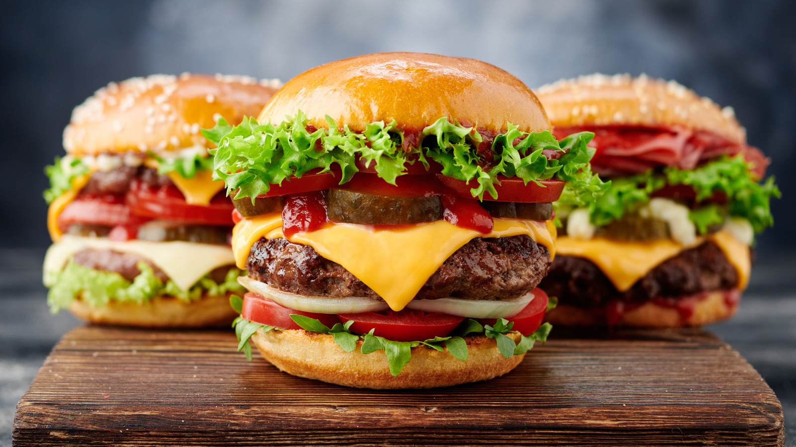 Fresh,Tasty,Burger,On,Dark,Background