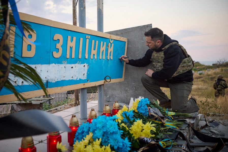 UKRAINE-RUSSIA-CONFLICT-WAR-ISLAND