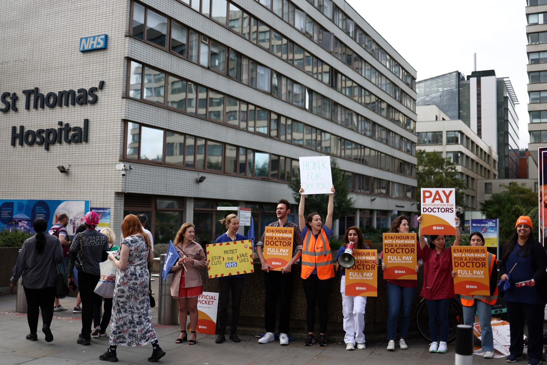 BRITAIN-HEALTH-DOCTORS-STRIKE