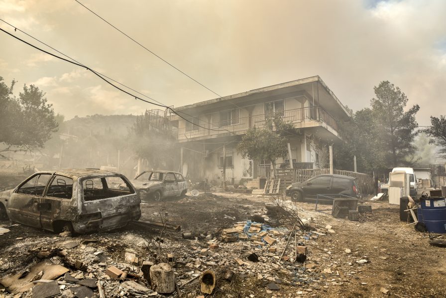 GREECE-FIRE-ENVIRONMENT-WEATHER-CLIMATE
