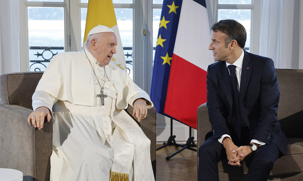 FRANCE-VATICAN-RELIGION-POPE-MIGRANTS