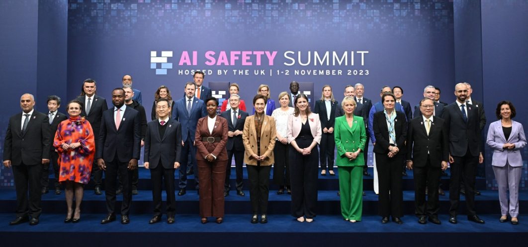 BRITAIN-SCIENCE-DIPLOMACY-POLITICS-COMPUTERS-SUMMIT-AI