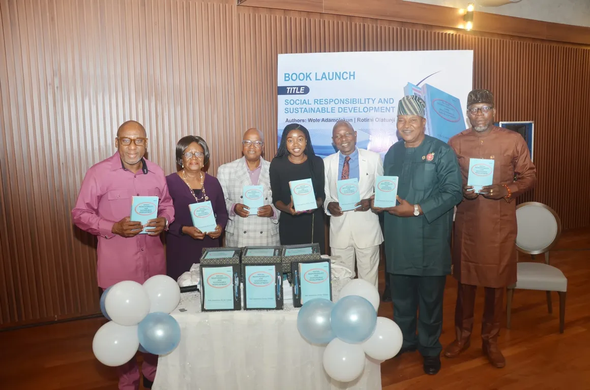 Wole-Adamolekun-Rotimi-Olatunji-Launch-Book-on-Social-Responsibility-5230-1