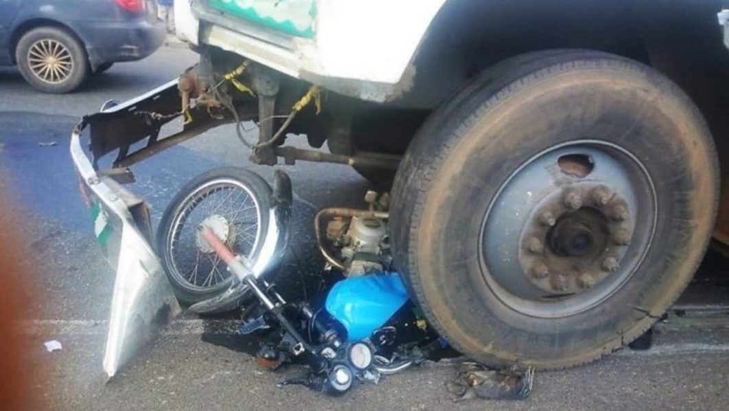 trailer-crushes-motorcycle