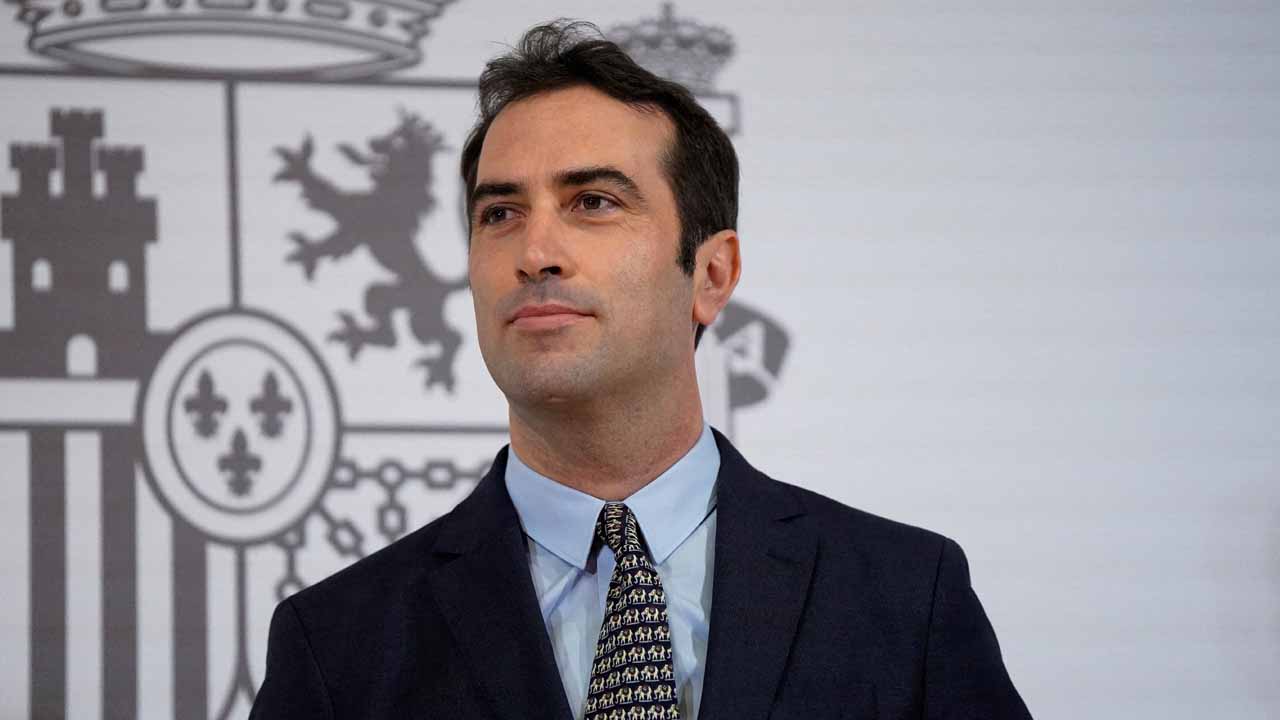 Spain’s new Minister for Economy, Trade and Companies, Carlos Cuerpo is handed over his portfolio in Madrid.