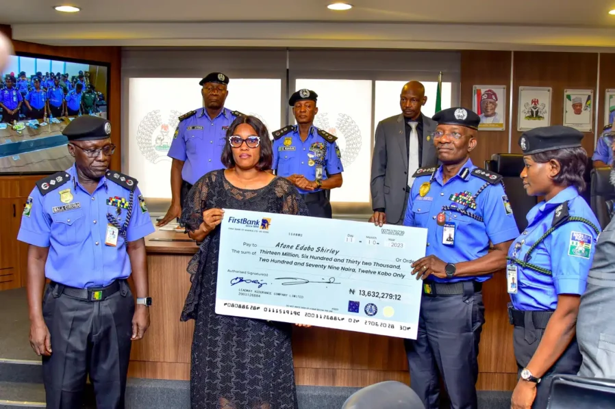 Police-IGP-and-Beneficiaries-4.jpg