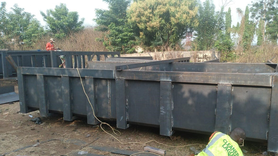 Waste bin