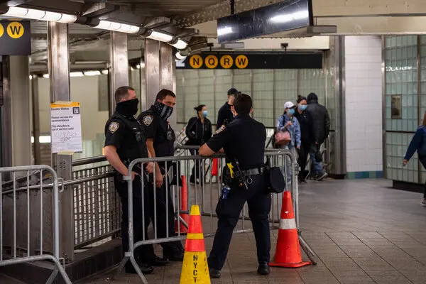 00subwaycrime1-articleLarge