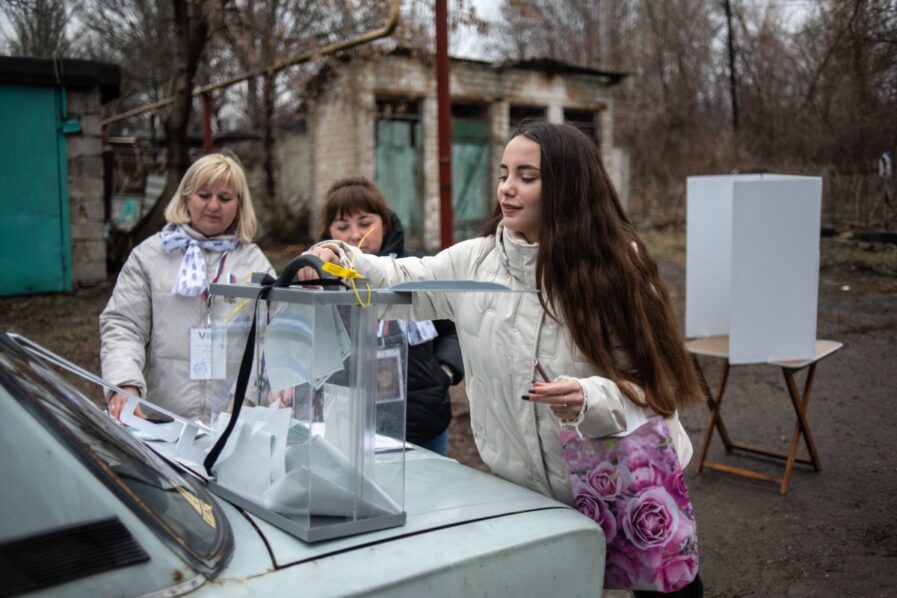UKRAINE-RUSSIA-CONFLICT-POLITICS-VOTE