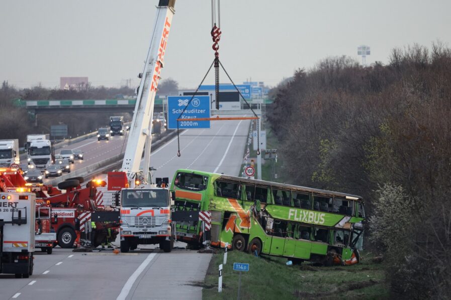 GERMANY-ACCIDENT-TRANSPORT-BUS