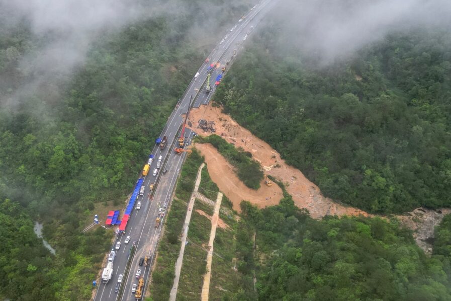 CHINA-ACCIDENT-TRAFFIC-CLIMATE-WEATHER