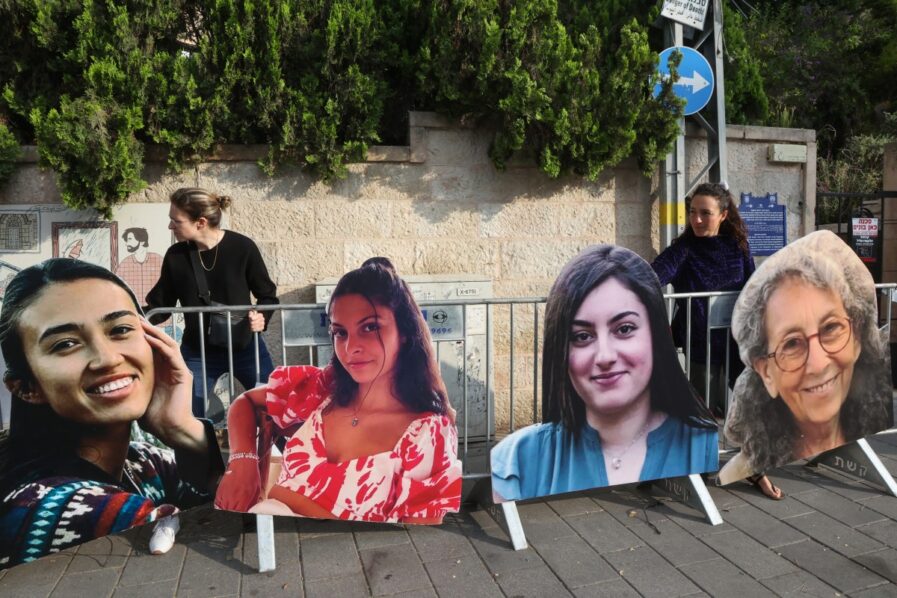 ISRAEL-PALESTINIAN-CONFLICT-HOSTAGES-PROTEST