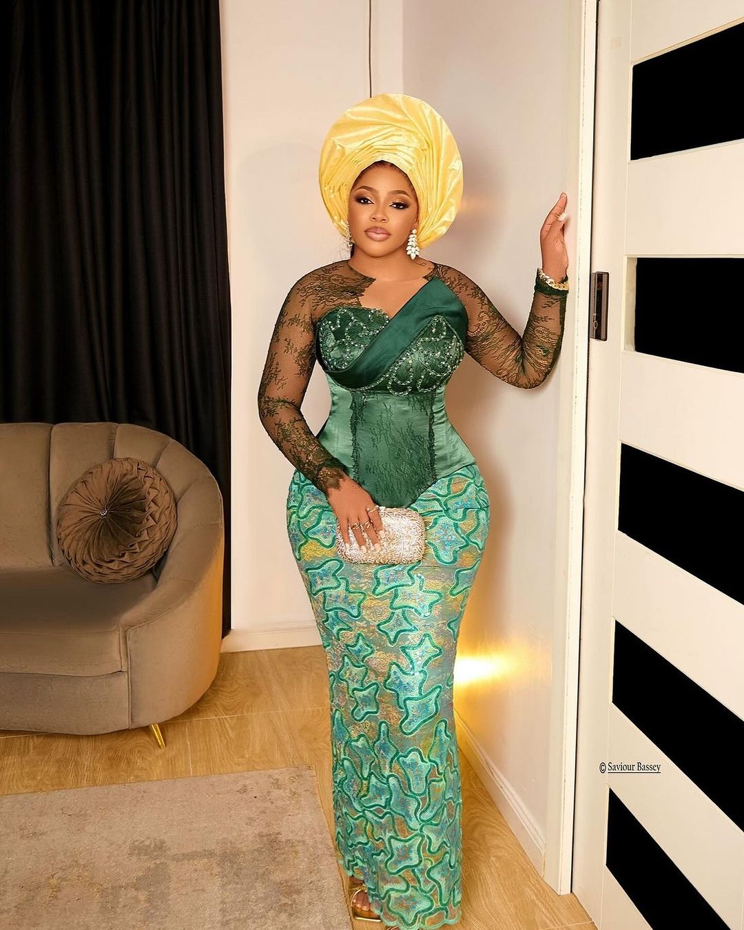 A lady on a traditional attire. 