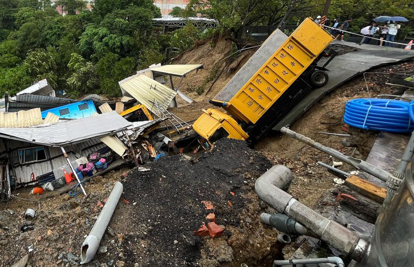 TAIWAN-WEATHER-TYPHOON-LANDSLIDE
