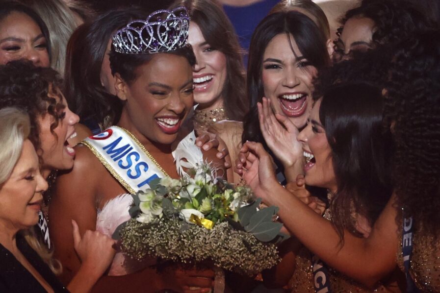 afp__20241215__36qe9uc__v1__preview__francemissbeautycontest2025