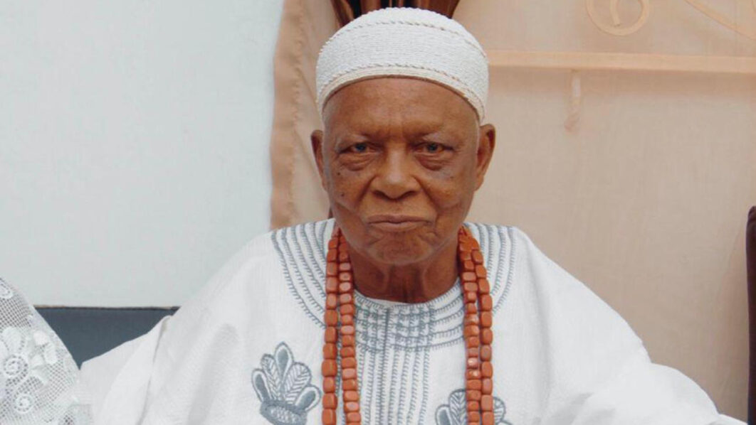 Oba Ebunola Aiyeku