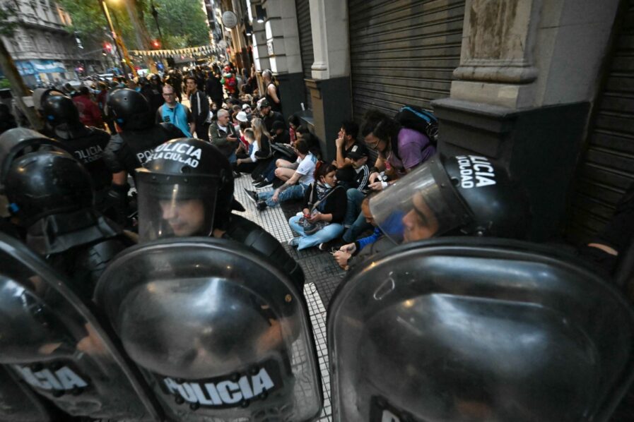 ARGENTINA-ECONOMY-PENSIONERS-PROTEST