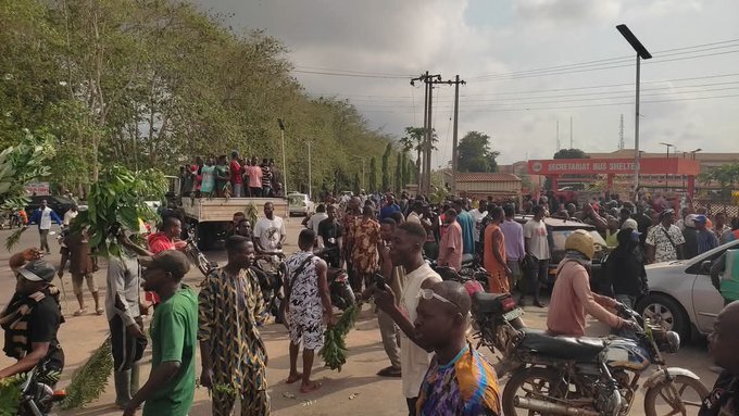 Angry residents shut Ondo Governor’s Office