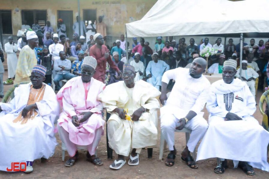 UK-based philanthropist feeds 2,000 Kwarans, fetes community developers