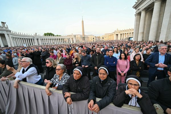VATICAN-RELIGION-POPE-OBIT