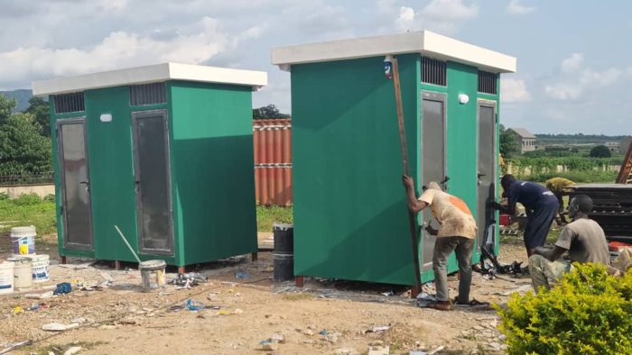 Mobile toilet