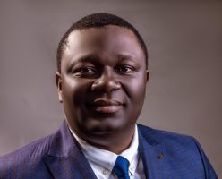 Alex Omiogbemi receives Nigerian Soccer Ambassador Award in Abuja.