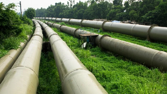 Crude oil pipeline