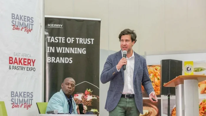 Leonel Figueira speaking at a bakery event