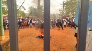 Students of the Ondo State College of Health Technology, Akure, on Monday protested against what they described as extortion and deteriorating infrastructure within the institution.
