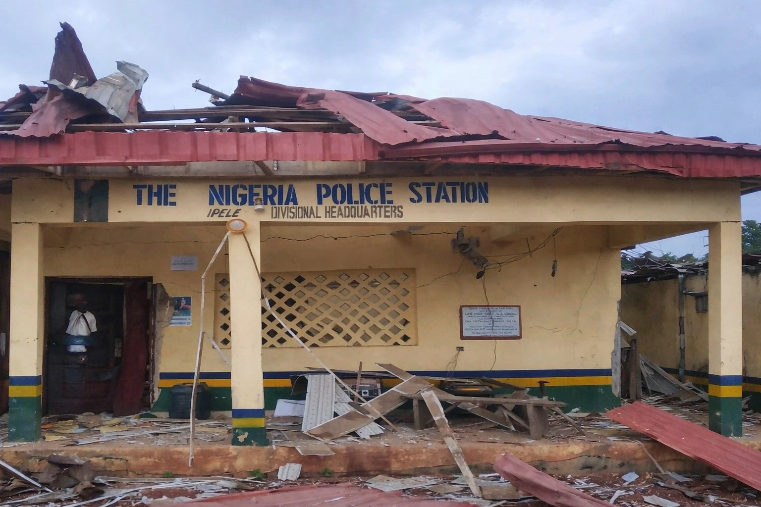 pele Divisional Police Station attacked by the gunmen