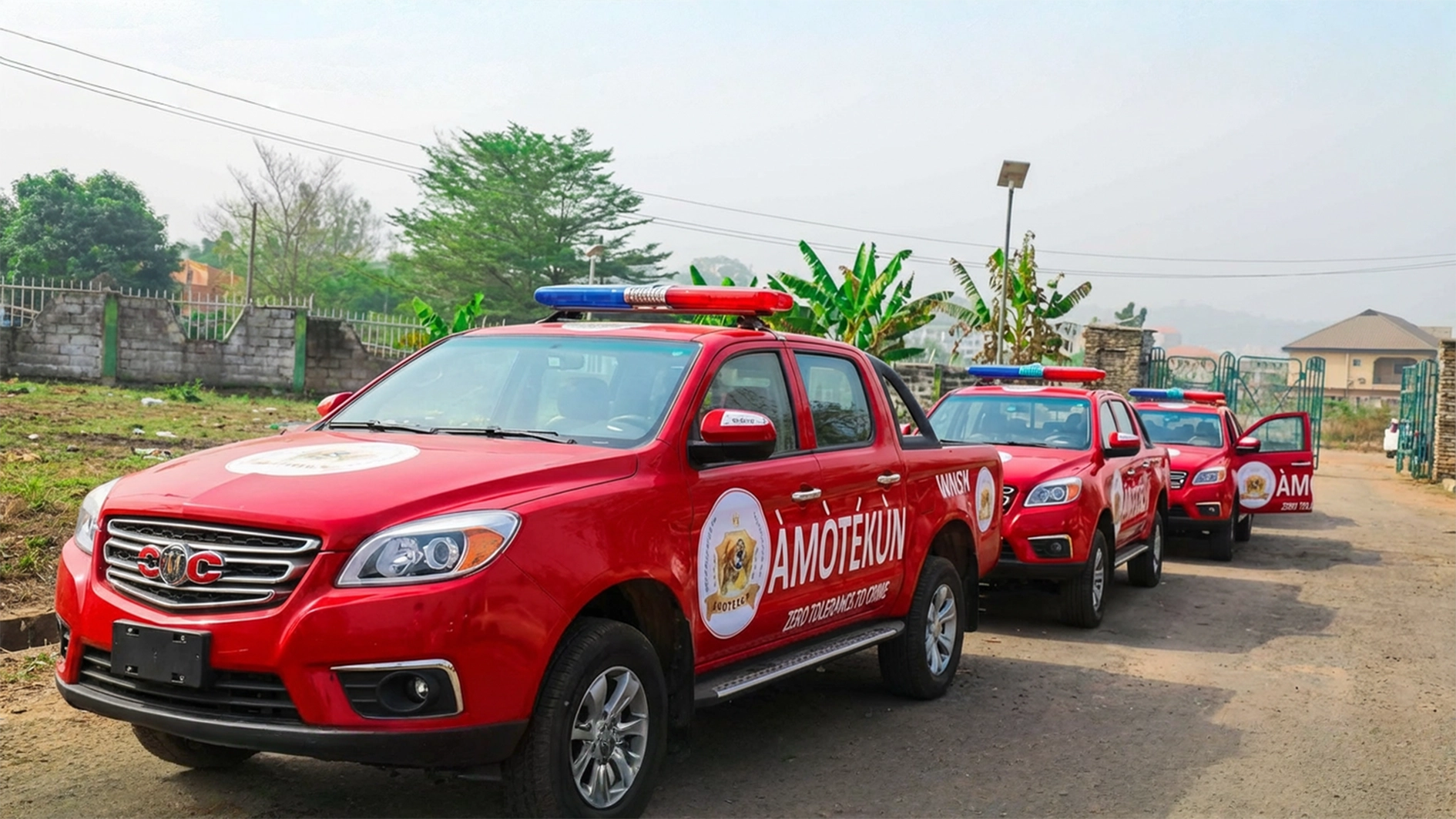 Gunmen abduct six health workers from Akure clinic after disguising as emergency, sparking fear over rising insecurity in Ondo State.