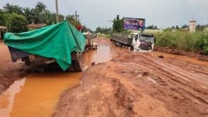 Failed-sections-of-the-Ihiala-Orlu-road