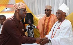 Oyo State Governor, Seyi Makinde (left); Soun of Ogbomoso, Oba Ghandi Olaoye; and Chairman, Oyo State Council of Obas and Olubadan of Ibadanland, Oba Rashidi Ladoja, during the inauguration of the Council by Governor Makinde, at House of Chiefs, Secretariat, Ibadan, yesterday.