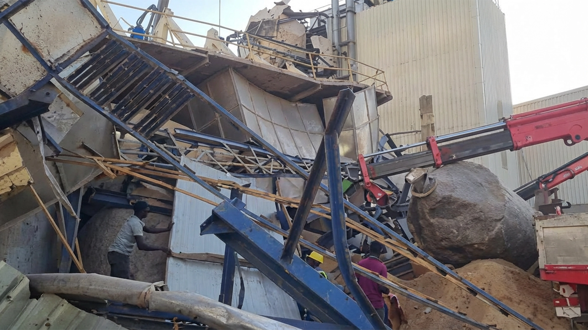 The collapsed rice mill in Birnin Kebbi, Kebbi StatE
